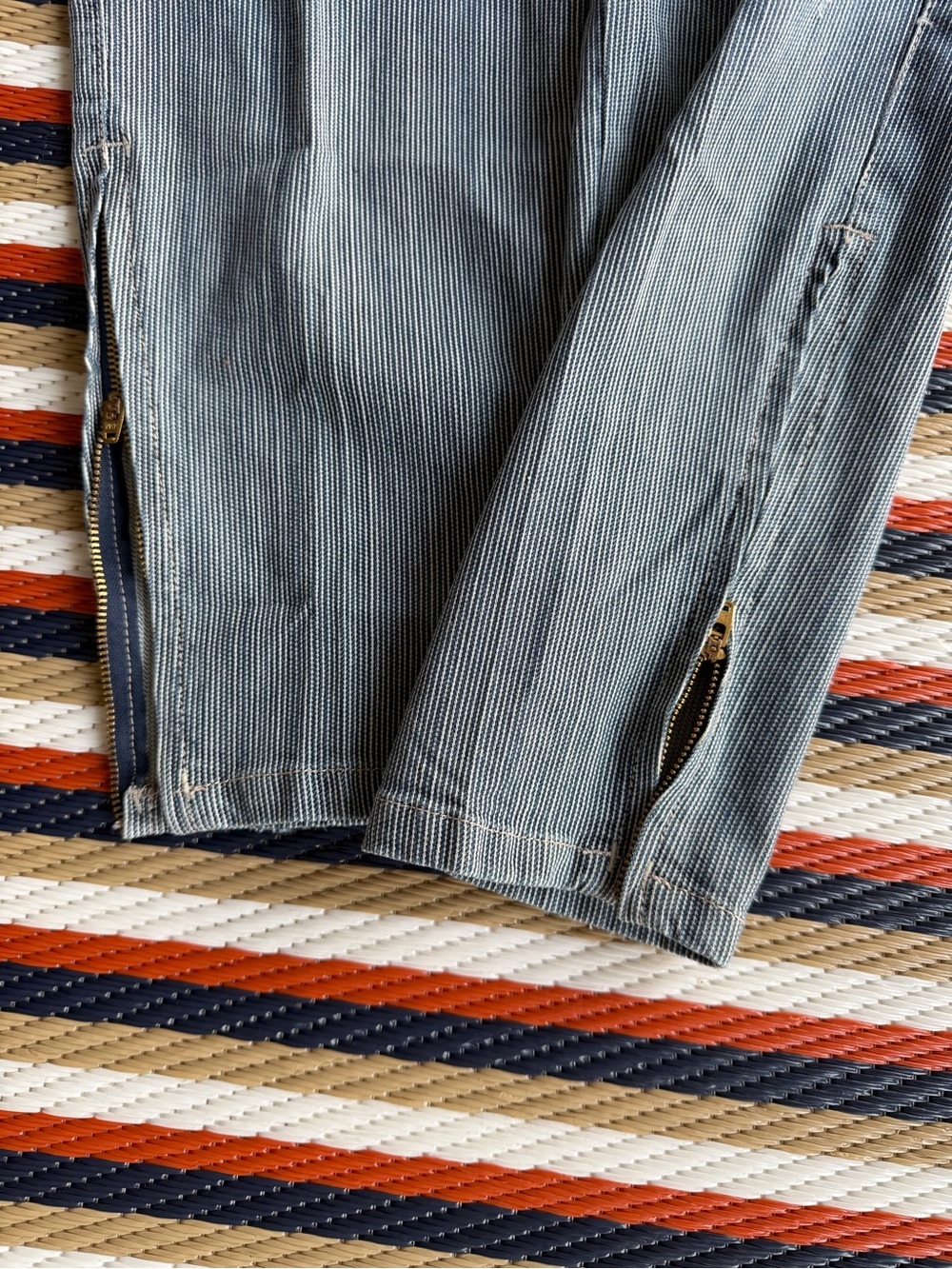 Joe's Jeans Light Blue Ankle Zip Hem Cropped Jeans - Picture 7 of 7